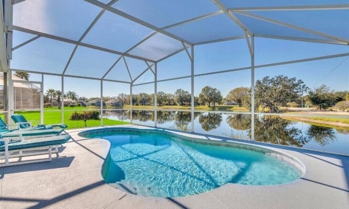 Bridgewater Crossing Casa | Cozy Lake view heated pool home