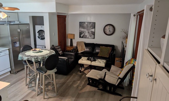 Port Stanley Apartamento | Cozy Lakefront 2BDR with Hot Tub in the Village