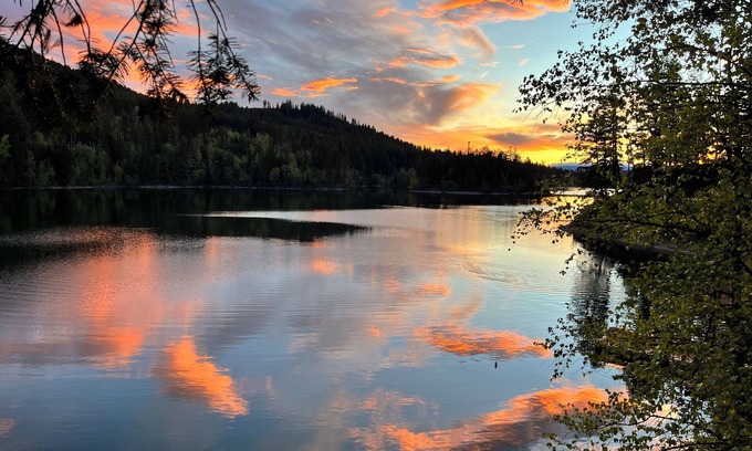 Kamloops Cabina | Cozy Lakefront Cabin Retreat