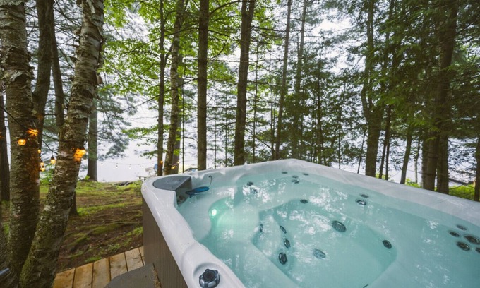 Lake of Bays Cabaña | Cozy Lakefront Cottage: Views-Hot Tub-Pet Friendly