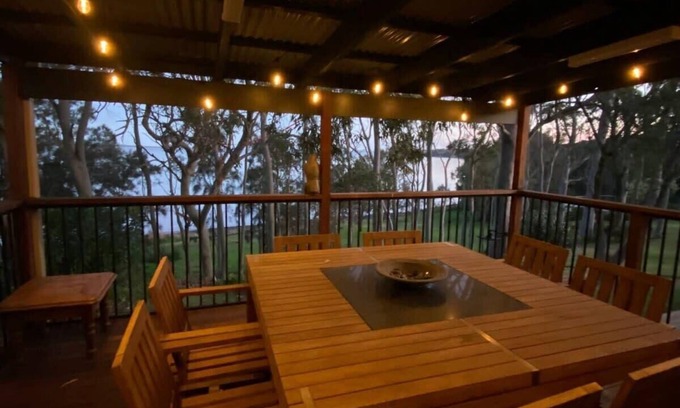 Tegerin Casa | Cozy Lakefront Home - Pet Friendly