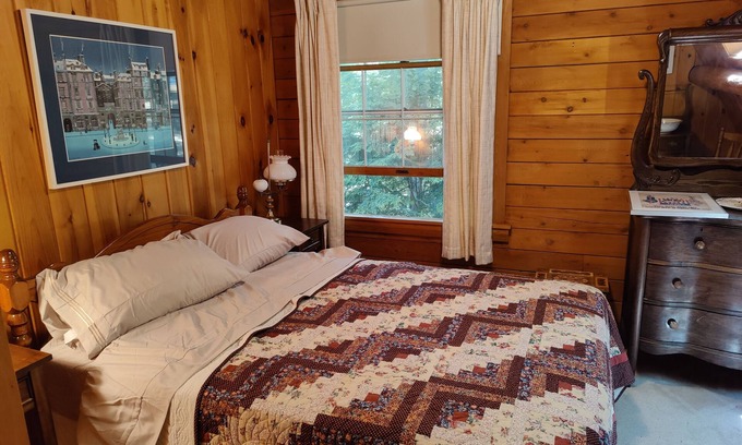 Waterford Casa | Cozy Lakefront Home in Waterford, Maine