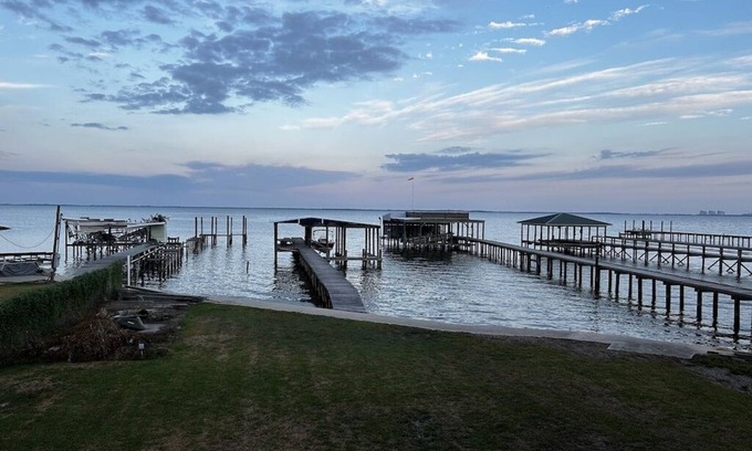 Creole Casa | Cozy Lakefront Property on Big Lake with Private Wharf