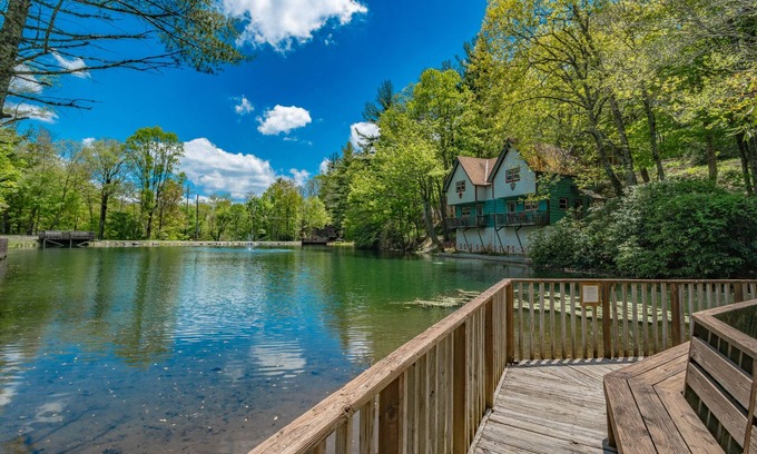Blowing Rock Apartamento | Cozy Lakeside Cabin #14 - Sleeps 6 - Full kitchen + fireplace - between Boone & Blowing Rock NC