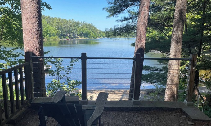 Acton Cabina | cozy lakeside cabin, sunset views year round