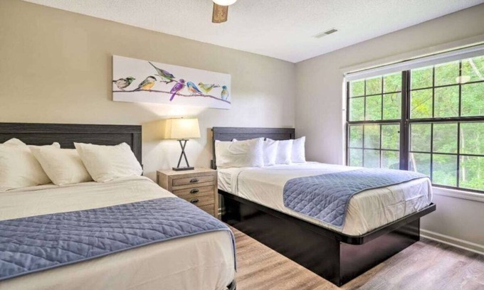 Winchester Cabina | Cozy, lakeside cabin on beautiful Tims Ford Lake