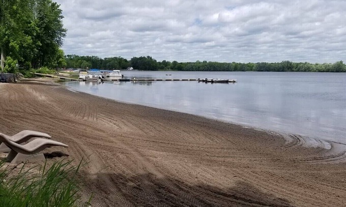 Tweed Complejo | Cozy Lakeside Cottages, Boat, Kayak&SUP Rentals, and Pet-Friendly Accommodations