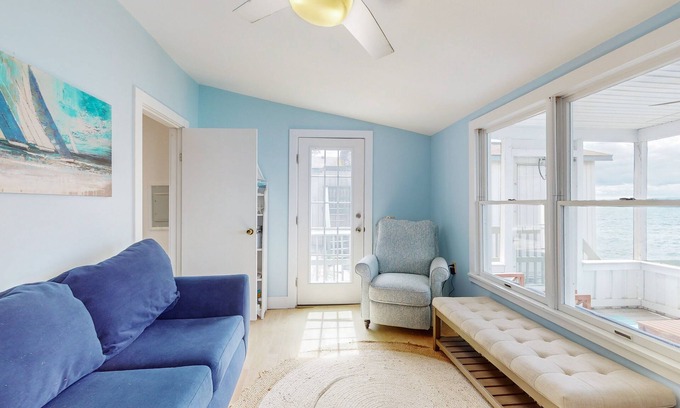 Town of Ledyard Casa | Cozy lakeside escape with screened porch, deck, & AC