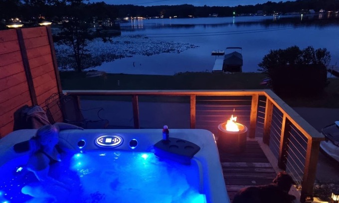Three Rivers Cabaña | Cozy lakeside home in Three Rivers, great for an outdoorsy bunch!