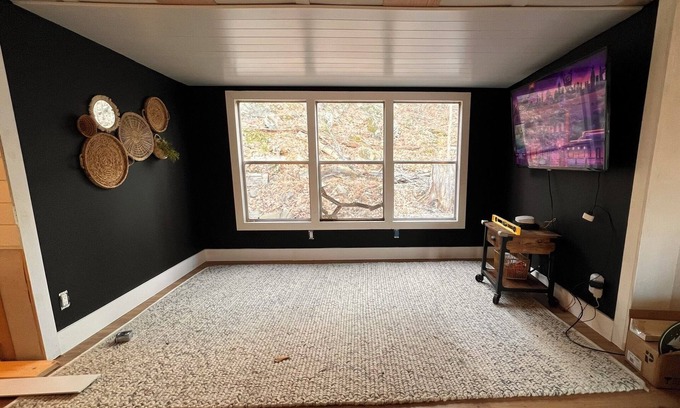 Greentown Casa | Cozy Lakeside Retreat minutes up the road from beautiful Lake Wallenpaupak