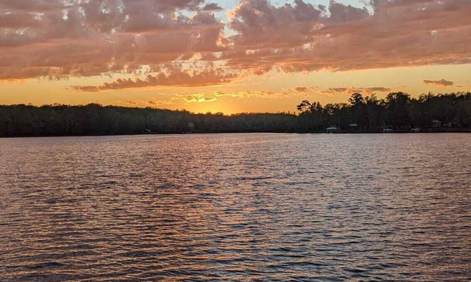 Germfask Cabina | Cozy Lakeview cottage - Ideal ice fishing, snowmobiling