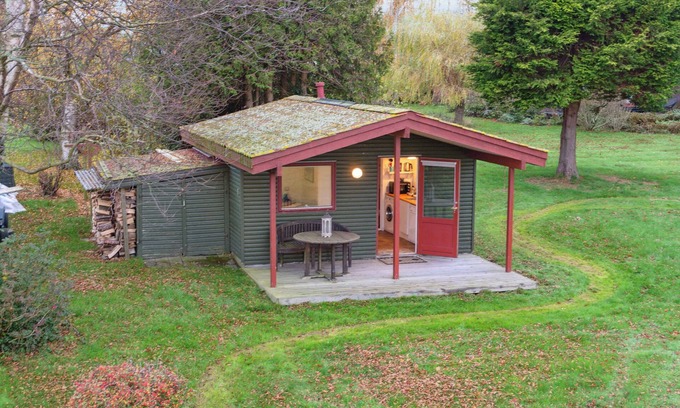 Kalvehave Cabaña | Cozy little annex with a sea view.
