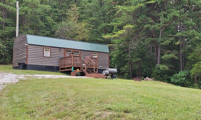 Sloans Valley Cabina | Cozy little get away off HWY 192 "The Rattlesnake"