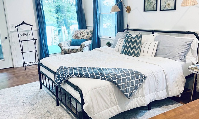 Vandalia Cabaña | Cozy little lake cottage on Buck Lake!