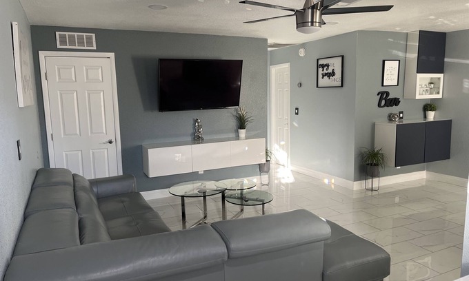 Tanglewood Condominio | Cozy little place 15 min from the strip