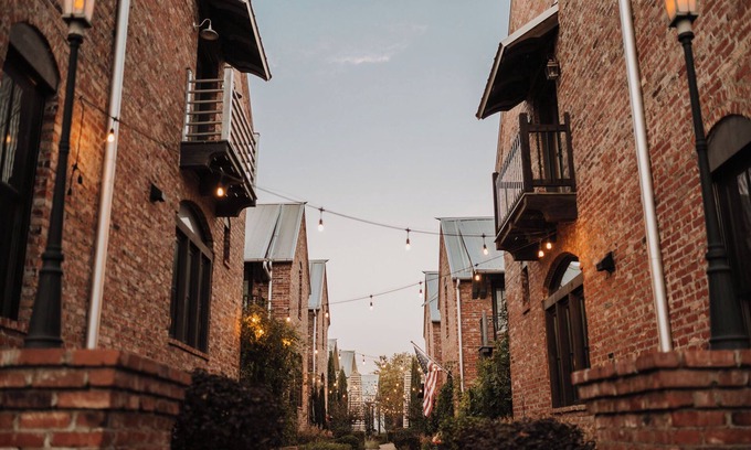 Carlton Landing Casa | Cozy Lodge at Carlton Landing with Free Firewood & Fragrance Free