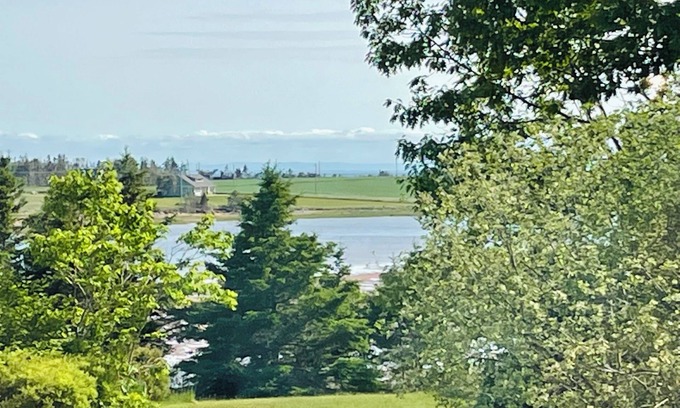 Flat River Apartamento | Cozy loft apartment at ocean and river with water access. Pet friendly!