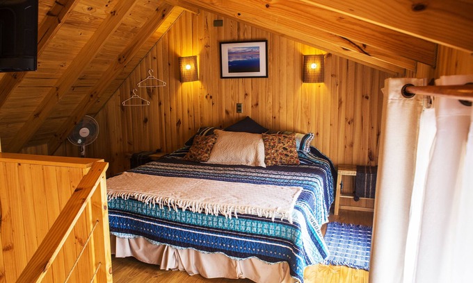 Los Molles Apartamento | Cozy, loft lodging in SCUBA capital. Steps from BioParque, 12 min to la playa!