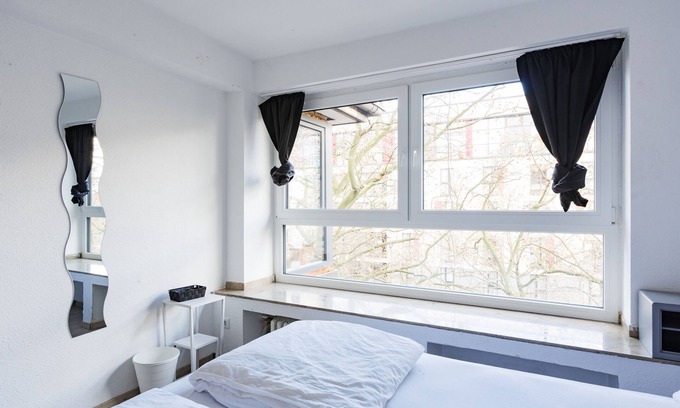 Duisburg City Center Casa | Cozy Loft with Mercatorstraße wiev Wi-Fi - Netflix