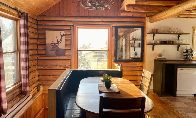 La Minerve Cabaña | Cozy log cottage + TreeHouse