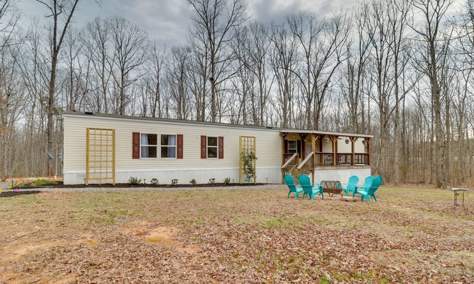 Louisa Cabaña | Cozy Louisa Cottage Stay w/ Fire Pit!