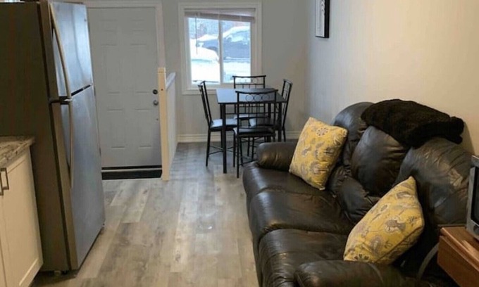 Barrie Casa | Cozy Lower Unit Barrie