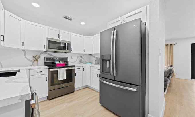 Lauderhill Casa | Cozy Luxe Escape Near Las Olas & Beach!