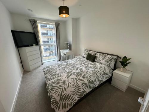 Thames Otro | Cozy, luxury Spacious Room in shared apartment