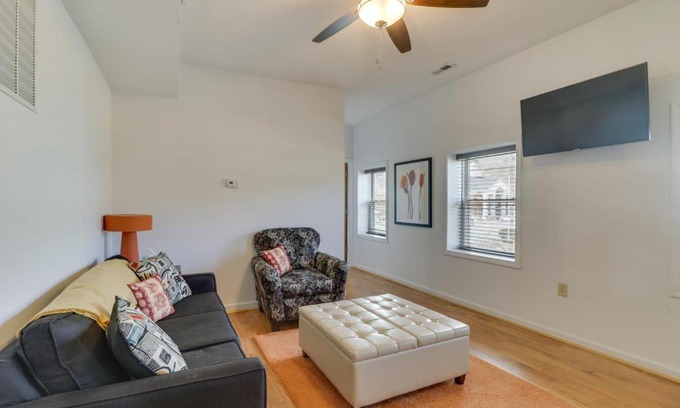 Marlinton Apartamento | Cozy Marlinton Vacation Rental Downtown Location!