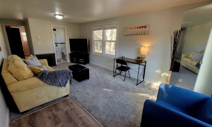 Martinez Apartamento | Cozy Martinez Apartment ~ Centrally Located