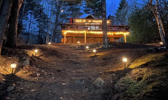 South China Cabina | Cozy Mid-Coast Cabin on China Lake-Family Friendly!