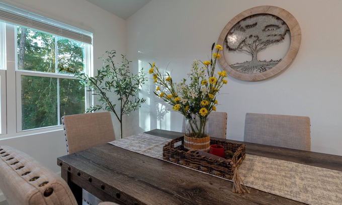 Ocala Casa | Cozy Modern 3 BR Retreat w/ Fast Wi‑Fi / Office Desk & Self Check‑in – Ocala