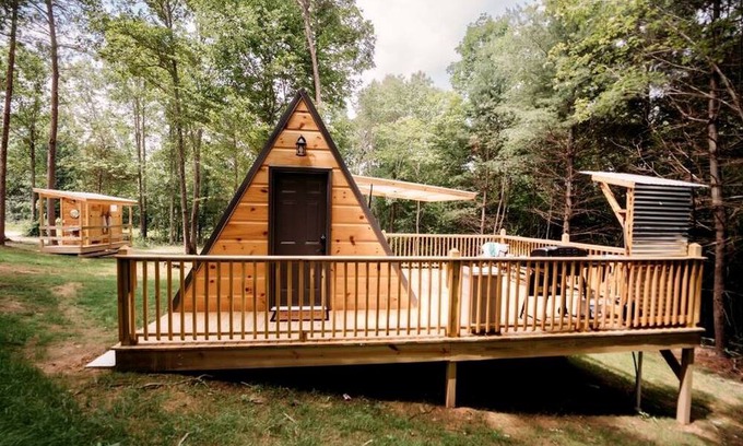 Robbins Cabina | Cozy Modern A-Frame with Private Access Trail to Black Creek in Robbins, Tennessee
