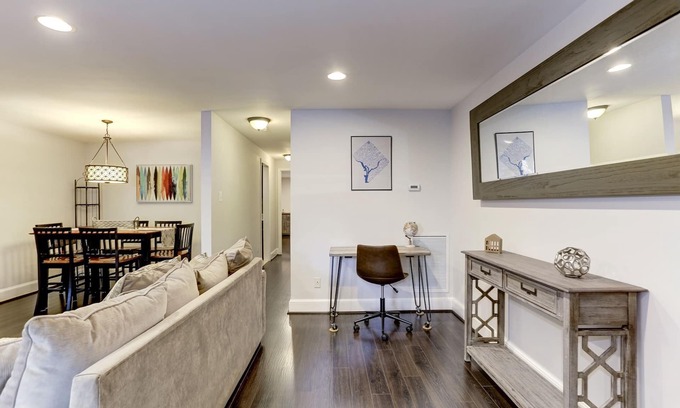 Southeast Apartamento | Acogedor apartamento moderno de Capitol Hill, a 1 cuadra del metro, a pie de las atracciones