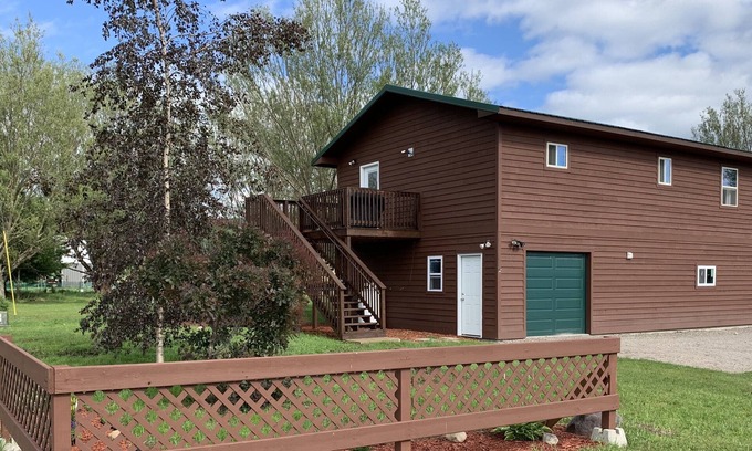 Petoskey Apartamento | Acogedor y moderno apartamento en carruaje cerca de tiendas, deportes, golf y esquí