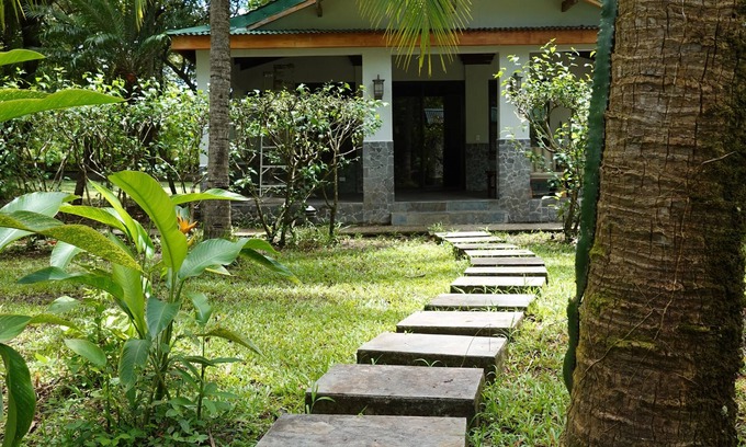 Santa Cruz Cabina | Cozy Modern Casita Near Tamarindo with Tropical Shared Pool Area