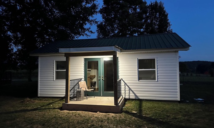Scotts Apartamento | Cozy, modern day tiny house.