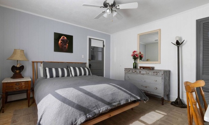 Northwest Harwinton Apartamento | Cozy Modern Farm Haus 2 Bedroom Apartment