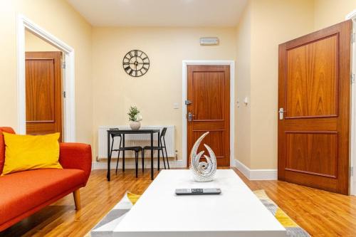 Walsall Apartamento | Cozy Modern Flat Walsall Town Centre with Wi-Fi
