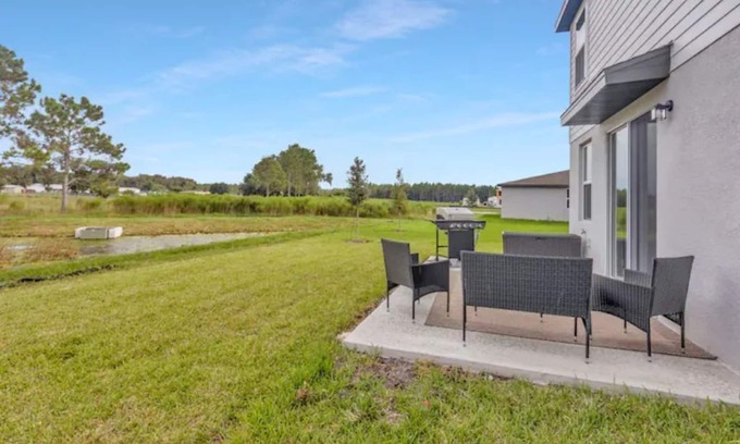 Zephyrhills Casa | Cozy & Modern home, Only 20 mins from Tampa
