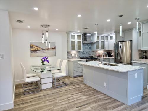 Indian Hills Casa | Cozy modern house - Near SXSW and other events