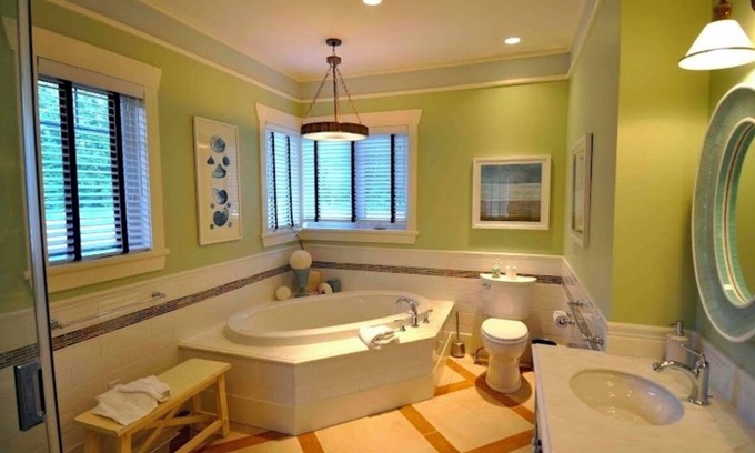 Baysville Cabaña | Cozy modern Muskoka Cottage fully equipped for an easy escape to the country.