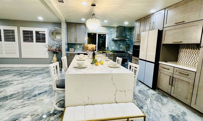 Westminster Casa | Cozy modern rose house 3-bedrooms pets friendly in Garden Grove, California