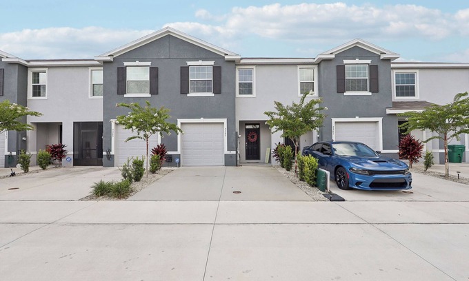 Wildwood Casa | Cozy Modern Townhome Convenient to Everything