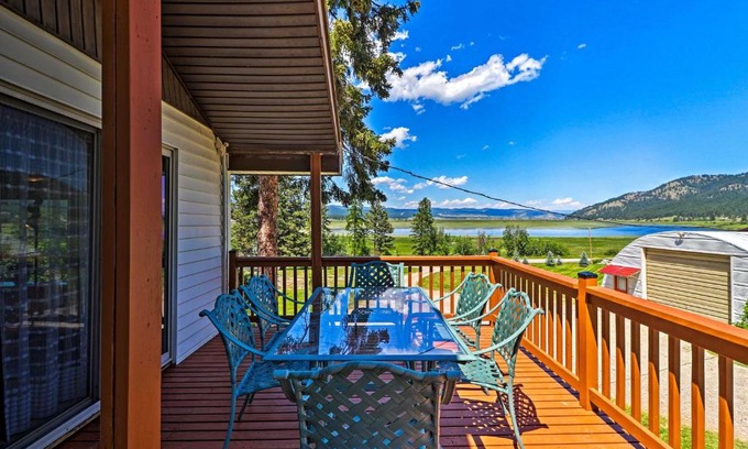 Kalispell Casa | Cozy Montana Lake View Getaway - Fish and Hike!