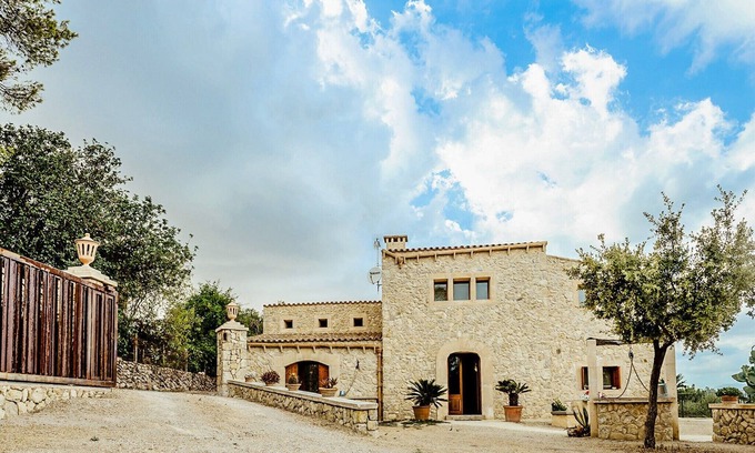 Lloret de Vistalegre Villa | Acogedora casa con vistas a la montaña en Sa Serra