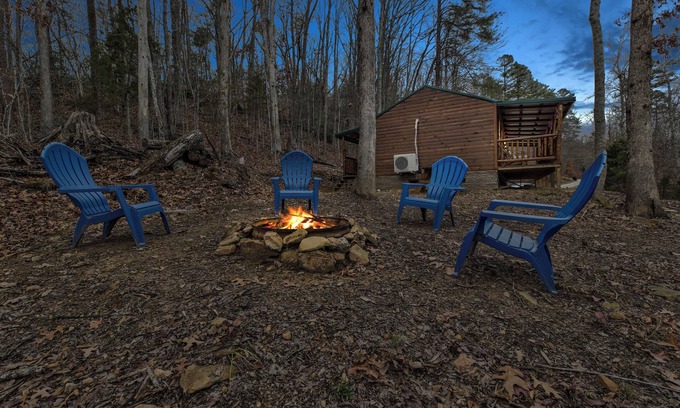 Stanton Cabina | Cozy Mountain Cabin near Red River Gorge, Hollerwood and more! Pet Friendly