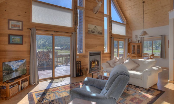 South Fork Cabina | Cozy Mountain Cabin - Outdoor Firepit - Near Wolf Creek Ski Area
