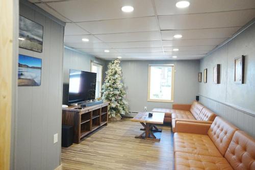 Jay Casa | Cozy mountain home near skiing and hiking
