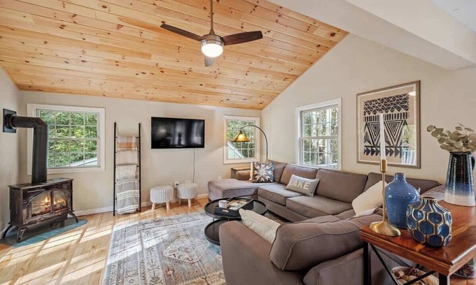 Gilford Casa | Cozy Mountain Retreat: Fireplace, Deck, Near Lakes